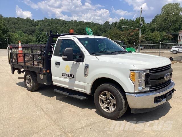 Ford F-250 شاحنات مسطحة/مفصلية الجوانب