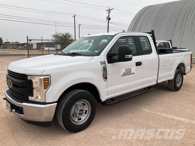 Ford F-250 شاحنات خفيفة/مفصلية الجوانب