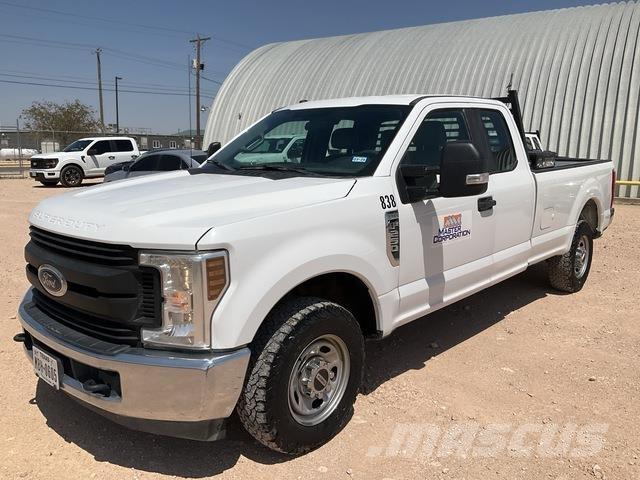 Ford F-250 شاحنات خفيفة/مفصلية الجوانب