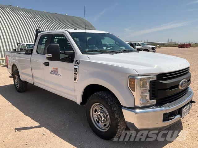 Ford F-250 شاحنات خفيفة/مفصلية الجوانب