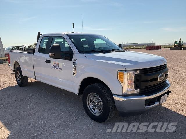 Ford F-250 شاحنات خفيفة/مفصلية الجوانب
