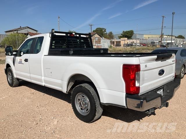 Ford F-250 شاحنات خفيفة/مفصلية الجوانب
