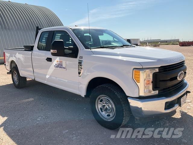 Ford F-250 شاحنات خفيفة/مفصلية الجوانب