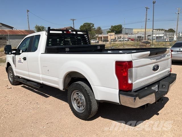 Ford F-250 شاحنات خفيفة/مفصلية الجوانب