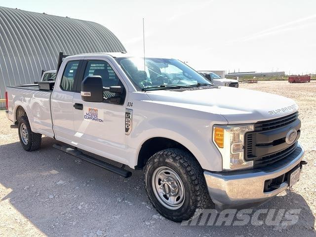 Ford F-250 شاحنات خفيفة/مفصلية الجوانب