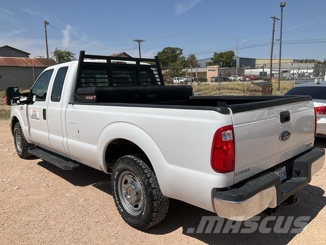 Ford F-250 شاحنات خفيفة/مفصلية الجوانب