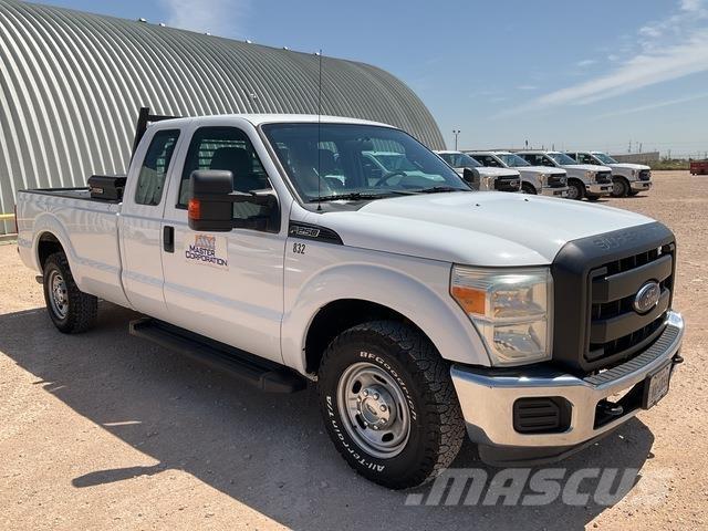 Ford F-250 شاحنات خفيفة/مفصلية الجوانب