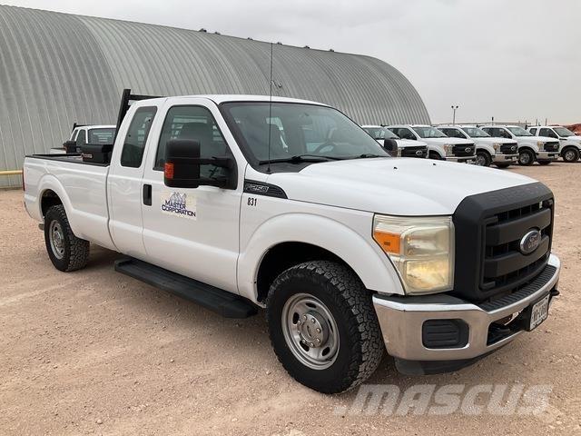 Ford F-250 شاحنات خفيفة/مفصلية الجوانب