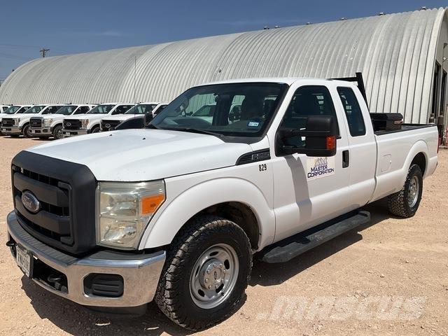 Ford F-250 شاحنات خفيفة/مفصلية الجوانب