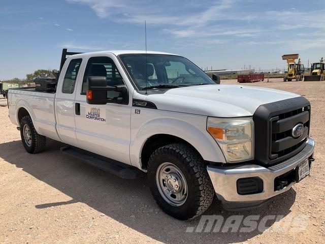 Ford F-250 شاحنات خفيفة/مفصلية الجوانب