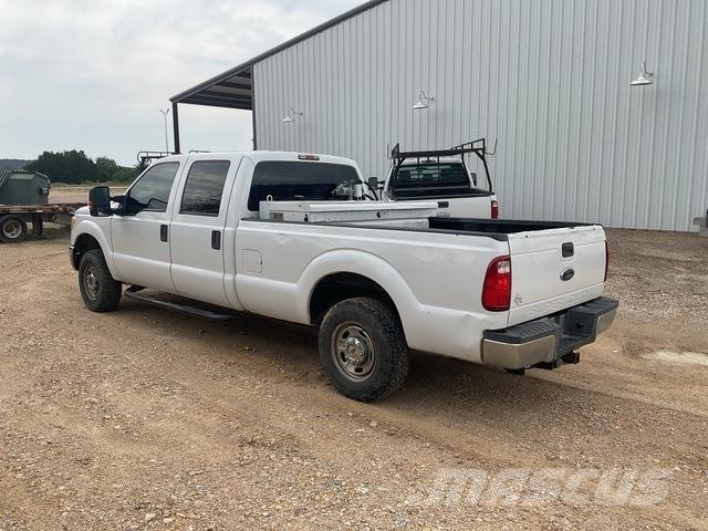 Ford F-250 شاحنات خفيفة/مفصلية الجوانب