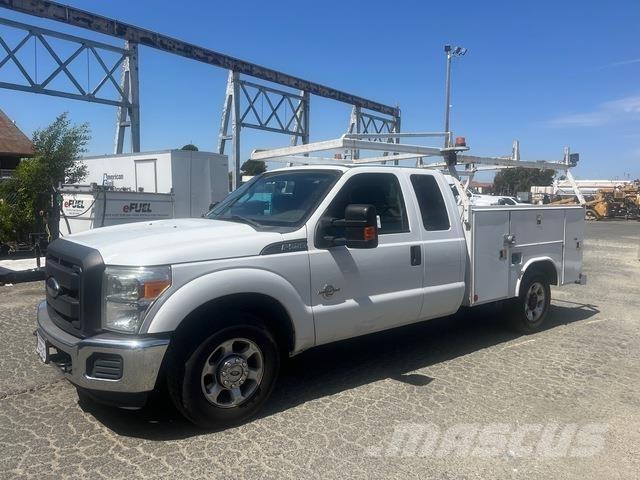 Ford F-250 شاحنات خفيفة/مفصلية الجوانب