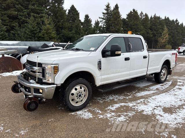 Ford F-250 شاحنات خفيفة/مفصلية الجوانب