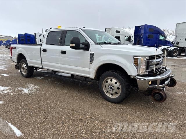 Ford F-250 شاحنات خفيفة/مفصلية الجوانب