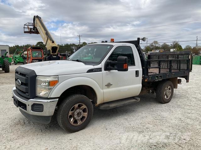Ford F-250 شاحنات مسطحة/مفصلية الجوانب