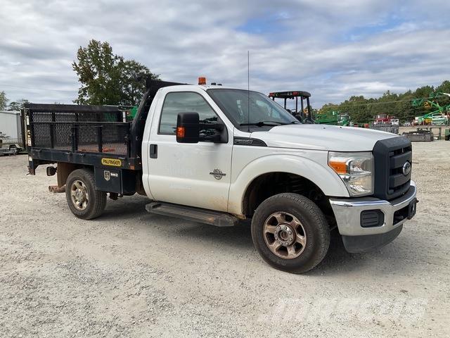 Ford F-250 شاحنات مسطحة/مفصلية الجوانب