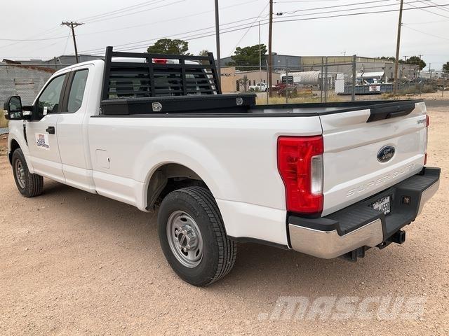 Ford F-250 شاحنات خفيفة/مفصلية الجوانب