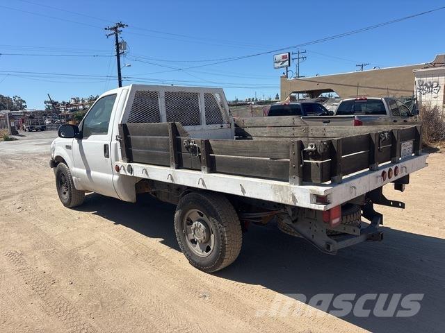 Ford F-250 شاحنات مسطحة/مفصلية الجوانب