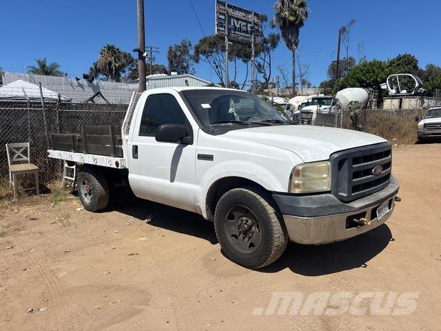 Ford F-250 شاحنات مسطحة/مفصلية الجوانب