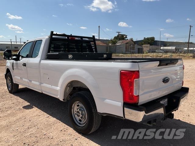 Ford F-250 شاحنات خفيفة/مفصلية الجوانب