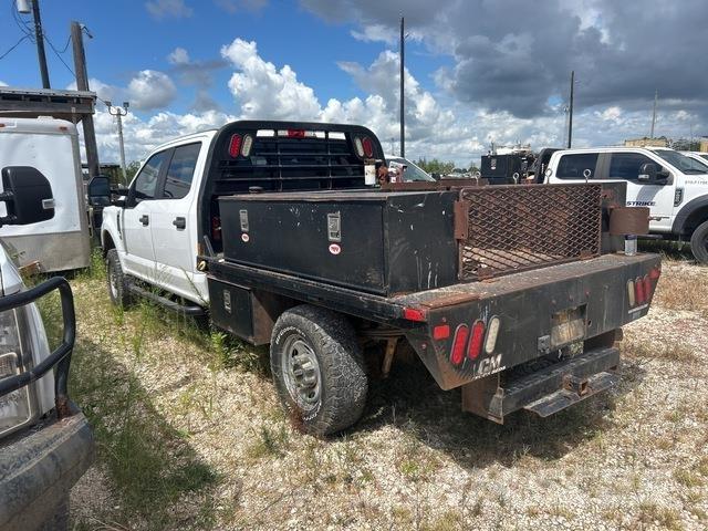 Ford F-250 شاحنات مسطحة/مفصلية الجوانب
