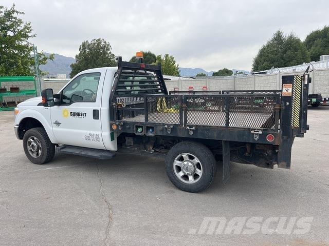 Ford F-250 شاحنات مسطحة/مفصلية الجوانب