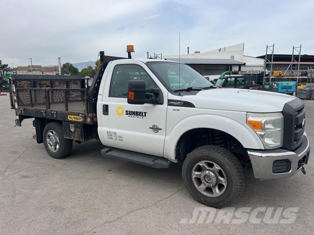Ford F-250 شاحنات مسطحة/مفصلية الجوانب