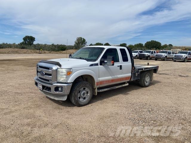Ford F-250 شاحنات مسطحة/مفصلية الجوانب