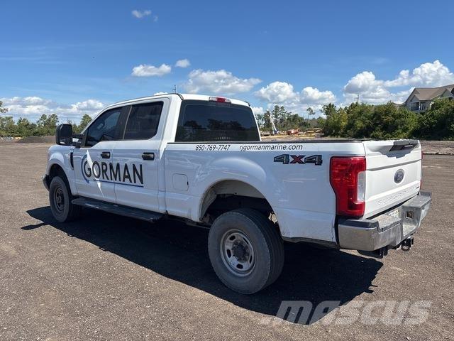 Ford F-250 شاحنات خفيفة/مفصلية الجوانب