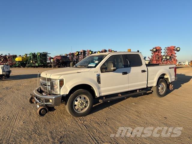 Ford F-250 شاحنات خفيفة/مفصلية الجوانب