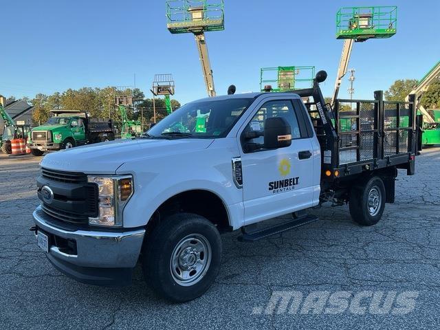 Ford F-250 شاحنات مسطحة/مفصلية الجوانب