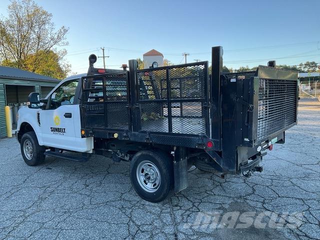 Ford F-250 شاحنات مسطحة/مفصلية الجوانب