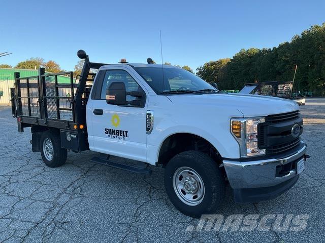 Ford F-250 شاحنات مسطحة/مفصلية الجوانب
