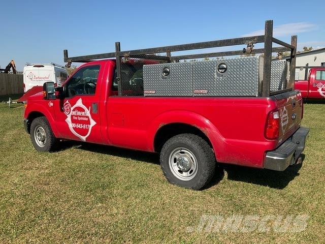 Ford F-250 شاحنات خفيفة/مفصلية الجوانب