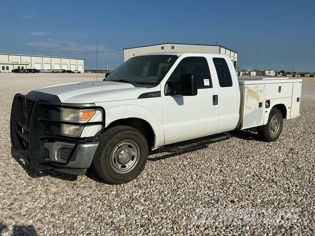 Ford F-250 شاحنات خفيفة/مفصلية الجوانب