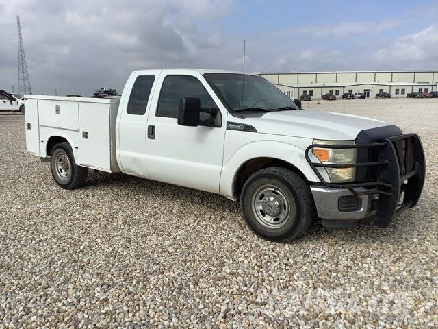 Ford F-250 شاحنات خفيفة/مفصلية الجوانب