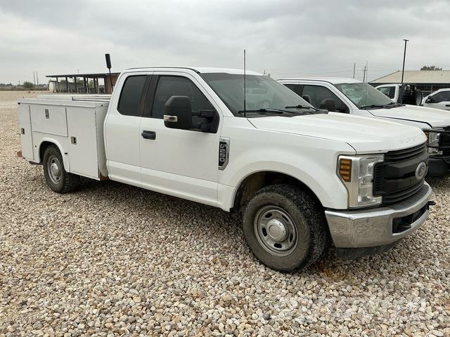 Ford F-250 شاحنات خفيفة/مفصلية الجوانب