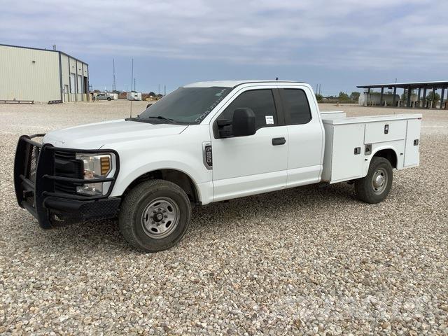Ford F-250 شاحنات خفيفة/مفصلية الجوانب