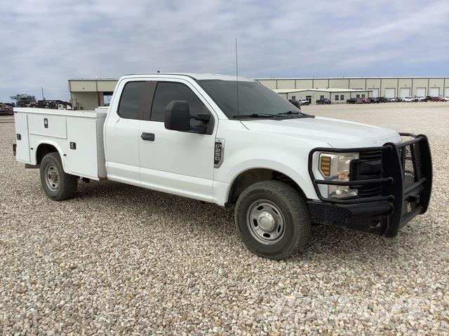 Ford F-250 شاحنات خفيفة/مفصلية الجوانب