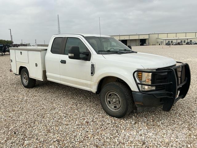 Ford F-250 شاحنات خفيفة/مفصلية الجوانب