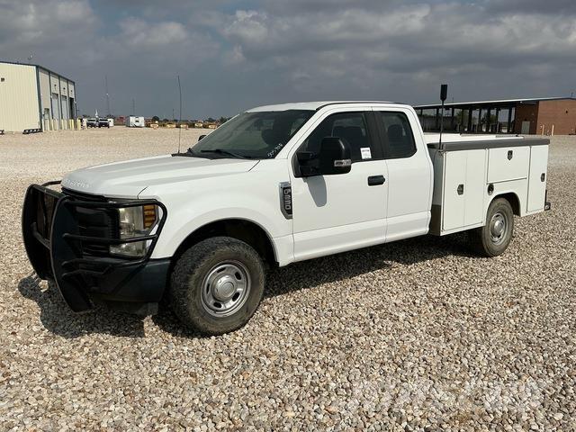 Ford F-250 شاحنات خفيفة/مفصلية الجوانب