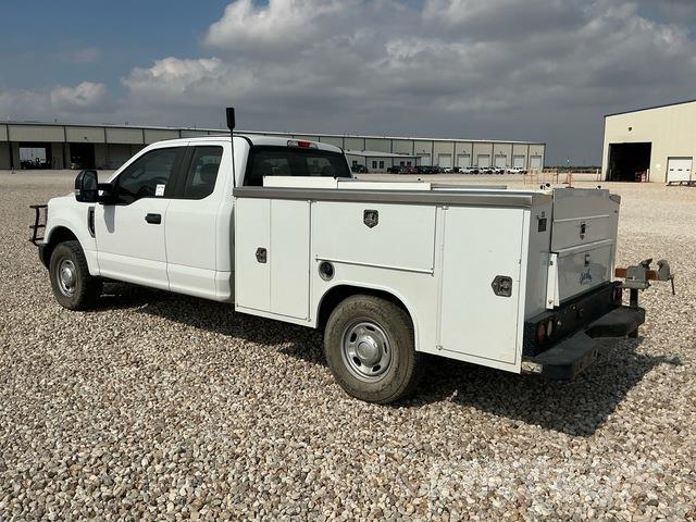 Ford F-250 شاحنات خفيفة/مفصلية الجوانب