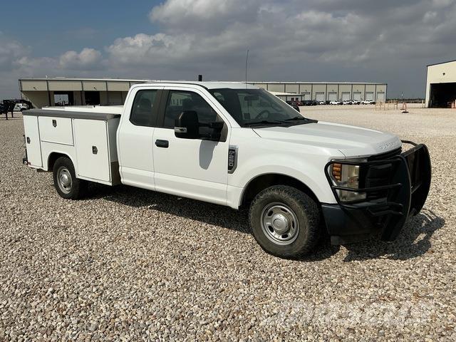 Ford F-250 شاحنات خفيفة/مفصلية الجوانب