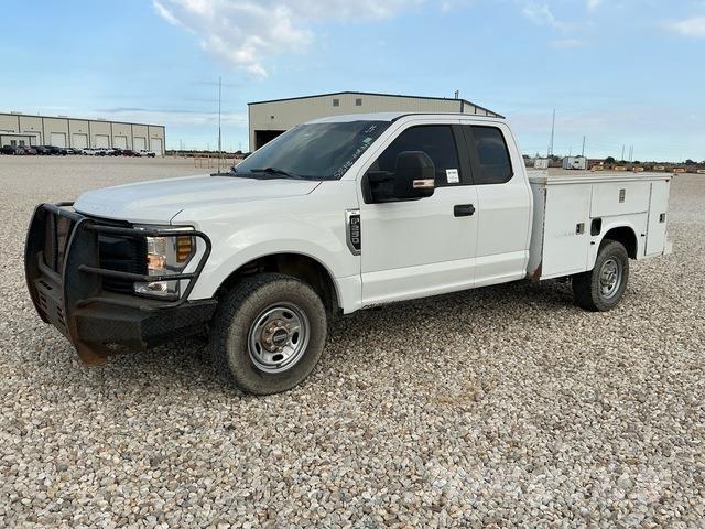 Ford F-250 شاحنات خفيفة/مفصلية الجوانب