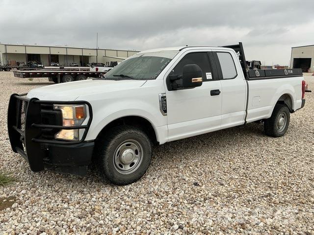 Ford F-250 شاحنات خفيفة/مفصلية الجوانب