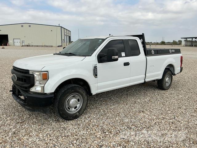Ford F-250 شاحنات خفيفة/مفصلية الجوانب