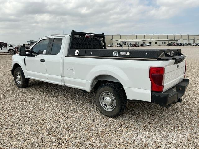 Ford F-250 شاحنات خفيفة/مفصلية الجوانب