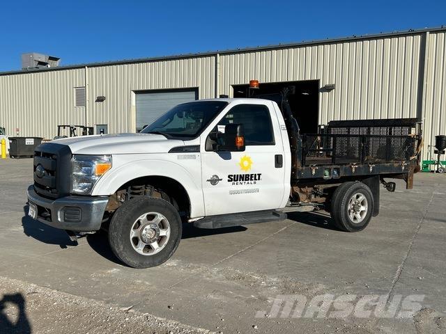 Ford F-250 شاحنات مسطحة/مفصلية الجوانب