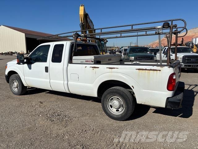 Ford F-250 شاحنات خفيفة/مفصلية الجوانب