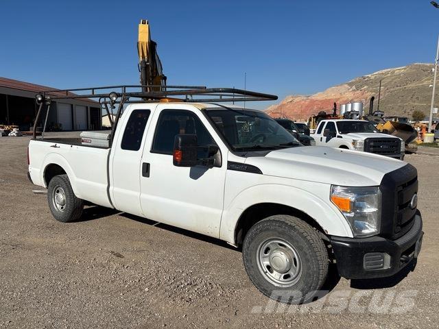 Ford F-250 شاحنات خفيفة/مفصلية الجوانب